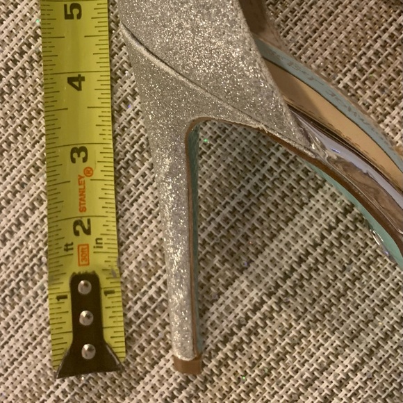 NWT - Betsey Johnson Sparkly Lucky Heels. - Picture 2 of 4